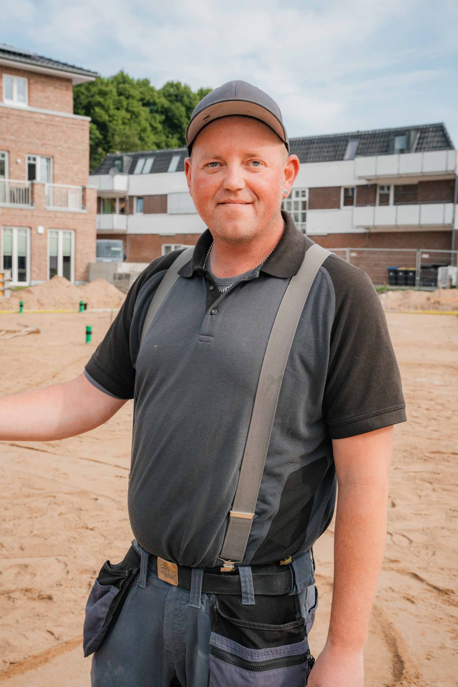Erfahrener Nehrmann-Handwerker auf der Baustelle